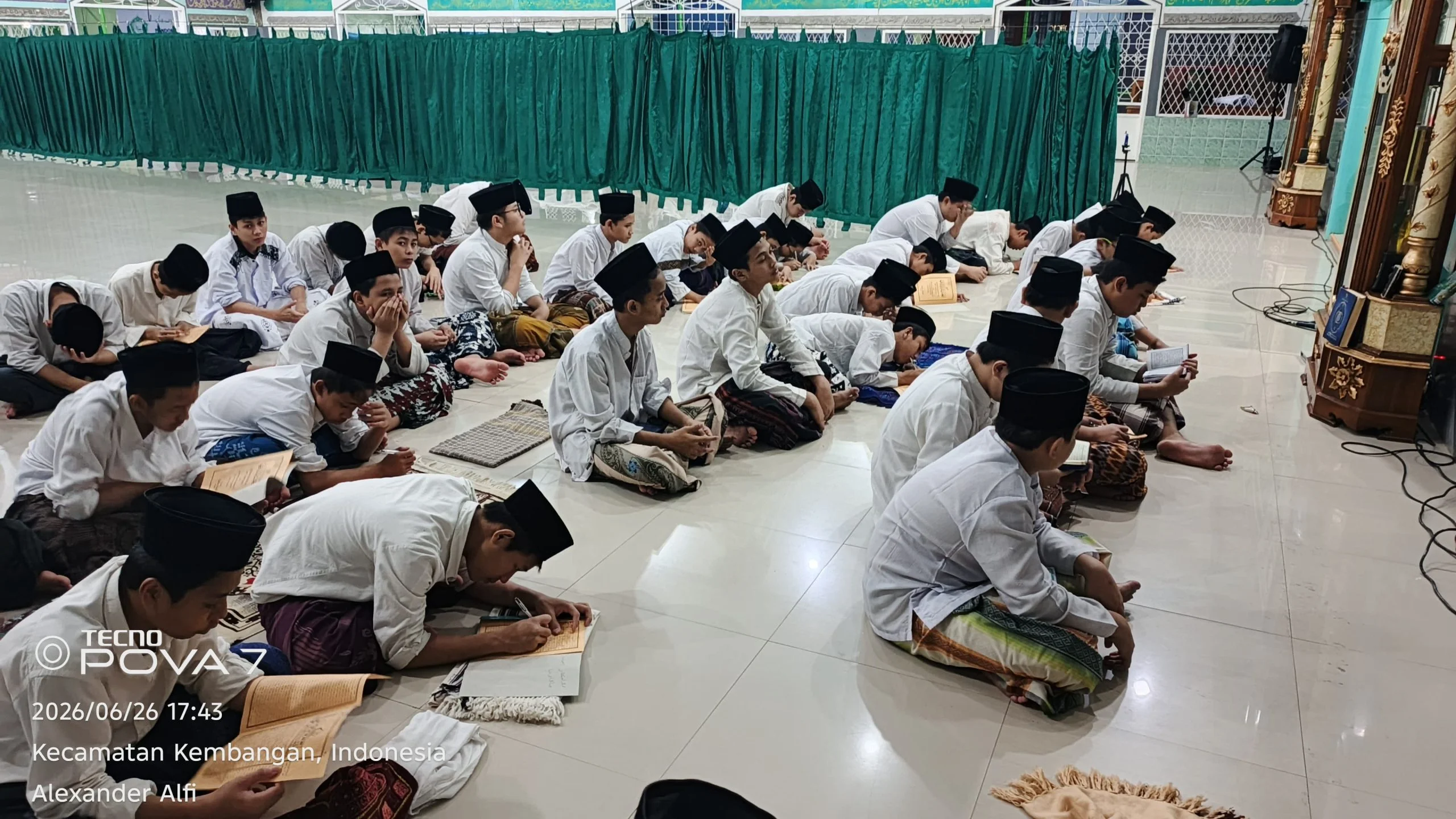 santri ponpes Al Washilah